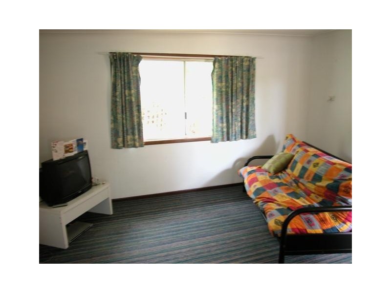 243 Third Street, Wonthella WA 6530