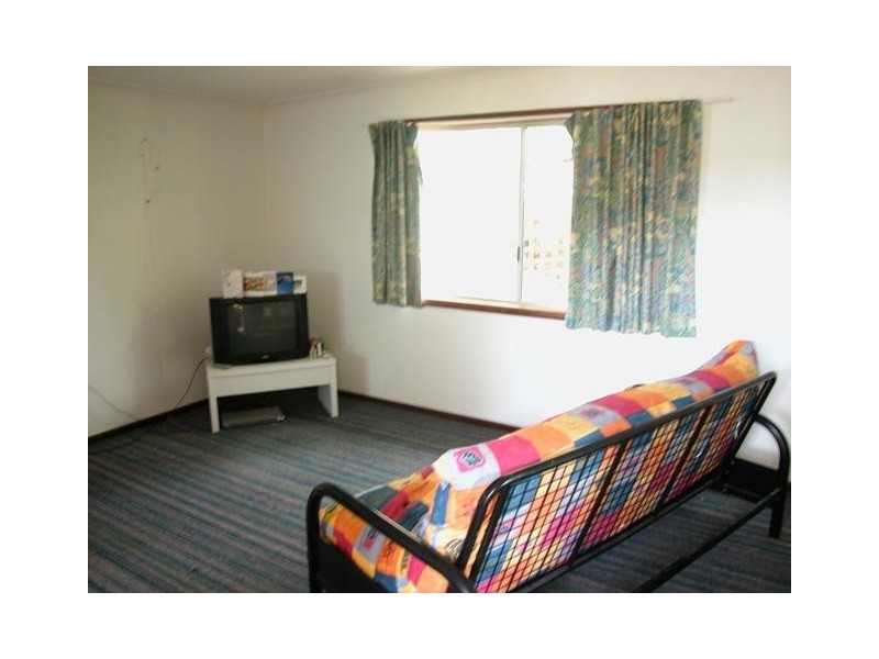 243 Third Street, Wonthella WA 6530