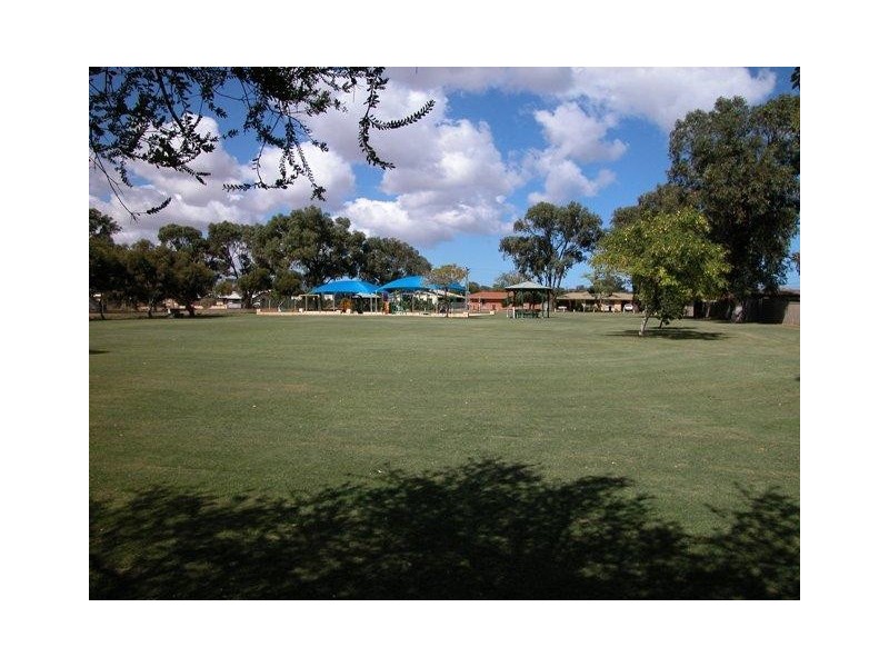 243 Third Street, Wonthella WA 6530