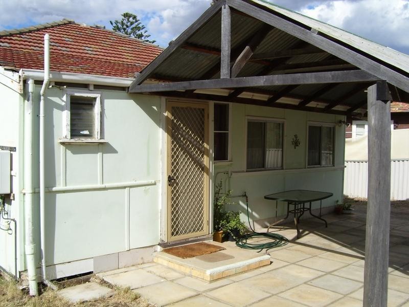 213 Evans Street, Beachlands WA 6530