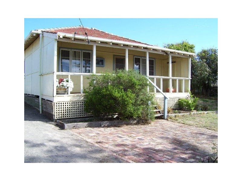 213 Evans Street, Beachlands WA 6530