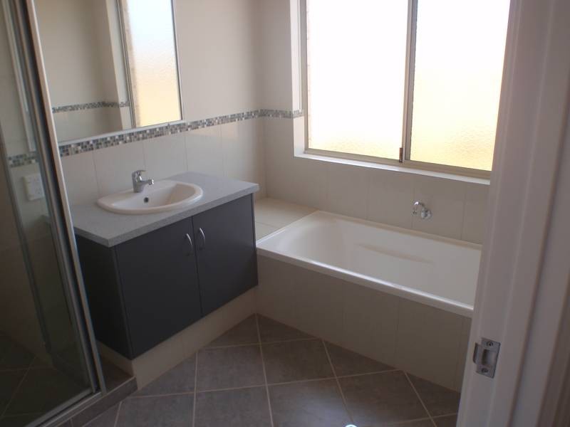 10 Rosa Park Boulevard, Webberton WA 6530