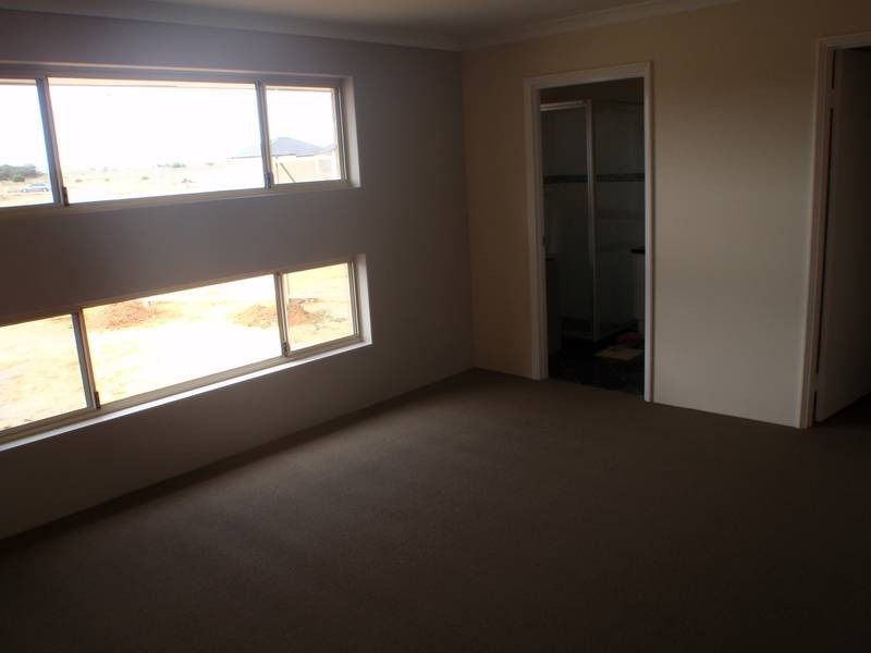 10 Rosa Park Boulevard, Webberton WA 6530