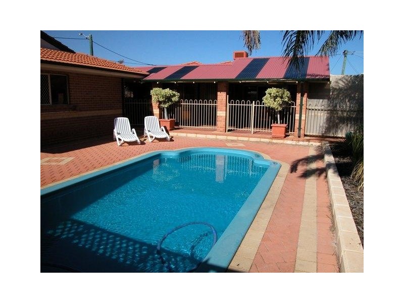 82 McAleer Drive, Mahomets Flats WA 6530