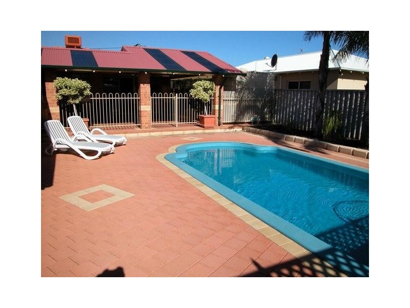 82 McAleer Drive, Mahomets Flats WA 6530