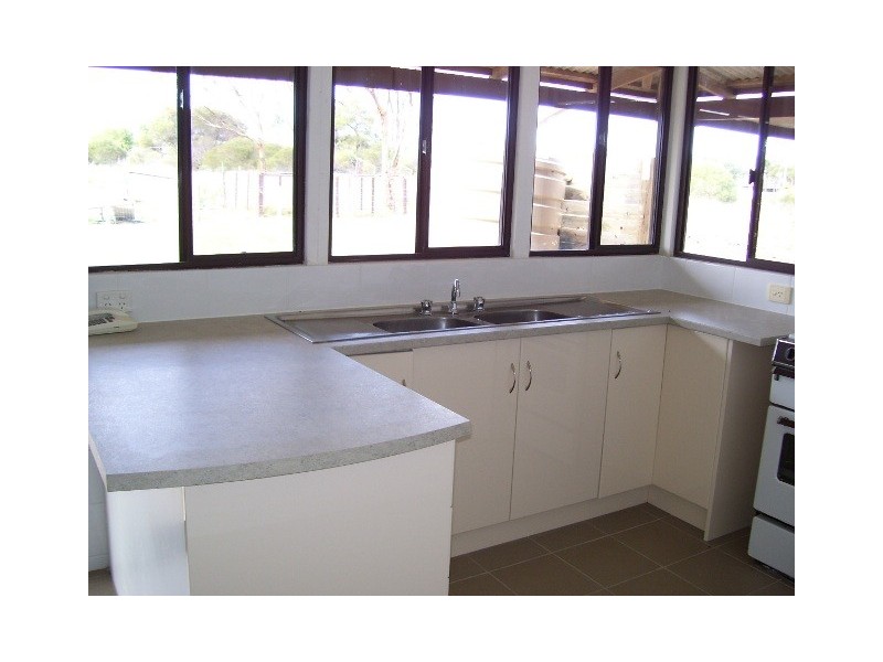 37 Constantine Road, Waggrakine WA 6530