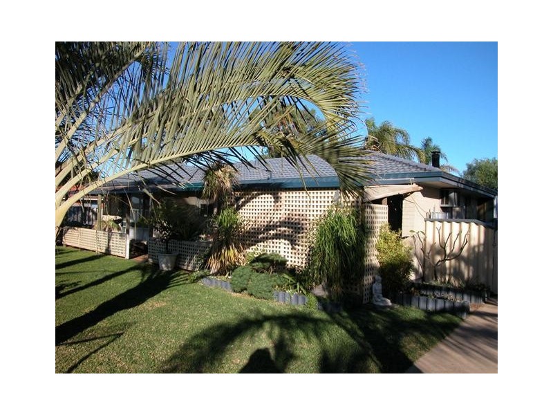 9 Melbourne Street, Waggrakine WA 6530