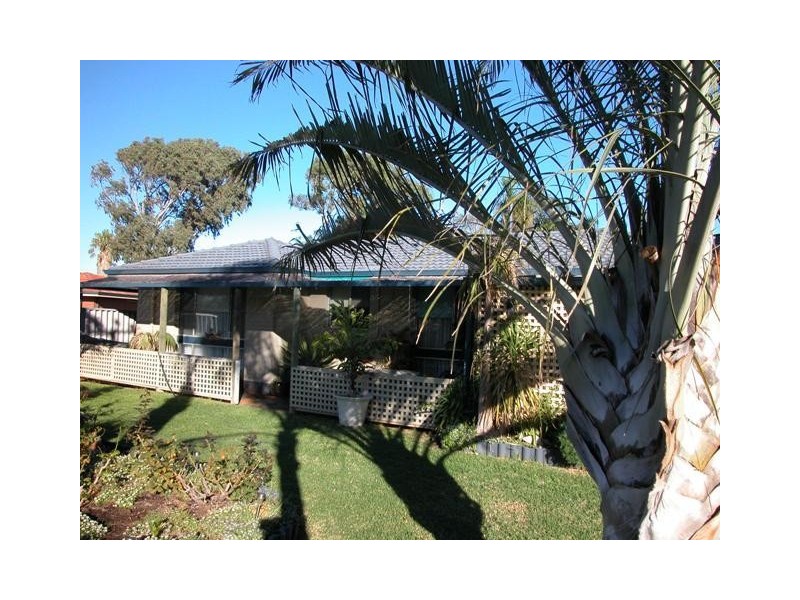 9 Melbourne Street, Waggrakine WA 6530