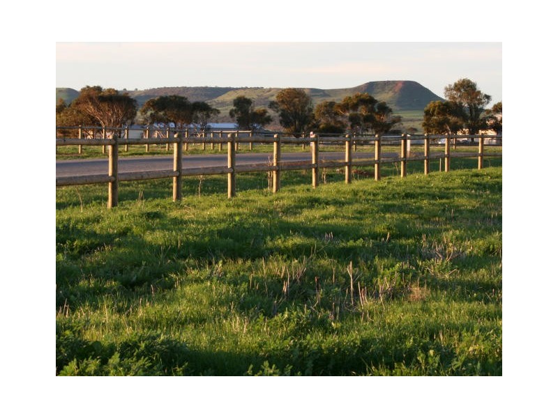 286 Sadler Way, Deepdale WA 6532