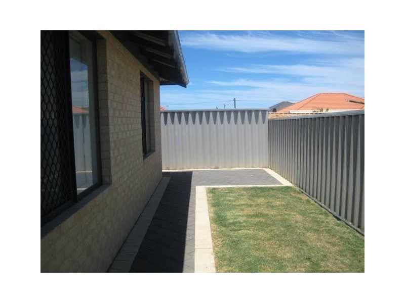 17 McGauran Lane, Beachlands WA 6530