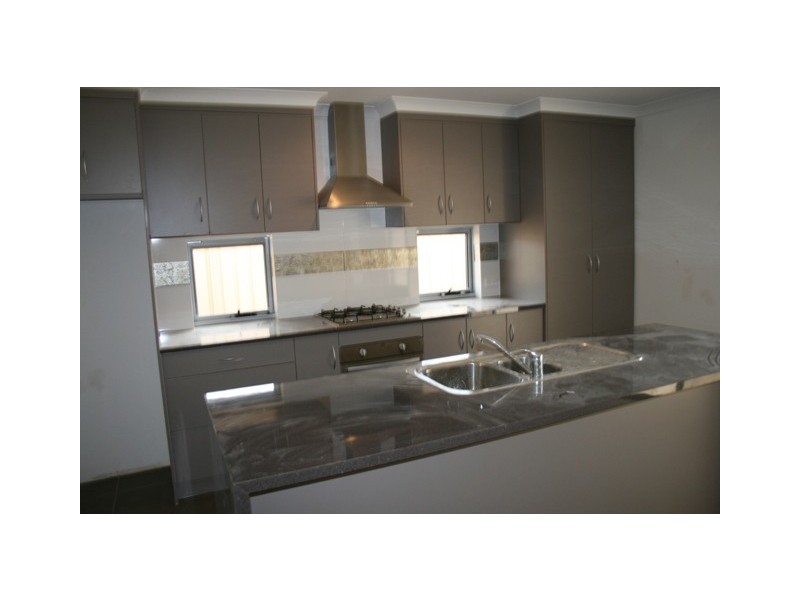 5 Rosa Park Boulevard, Webberton WA 6530