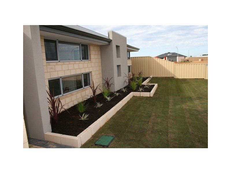 5 Rosa Park Boulevard, Webberton WA 6530