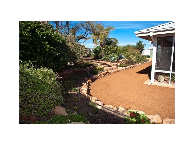 15 Smugglers Pass, Drummond Cove WA 6532