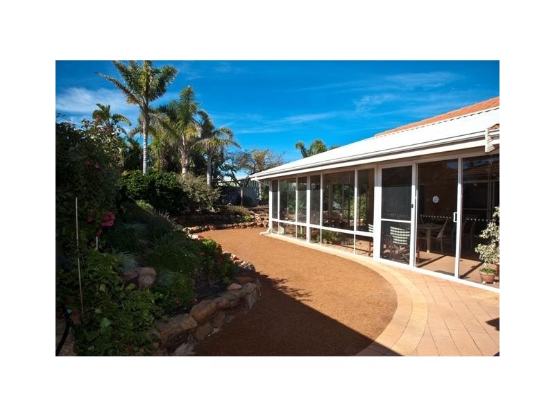 15 Smugglers Pass, Drummond Cove WA 6532