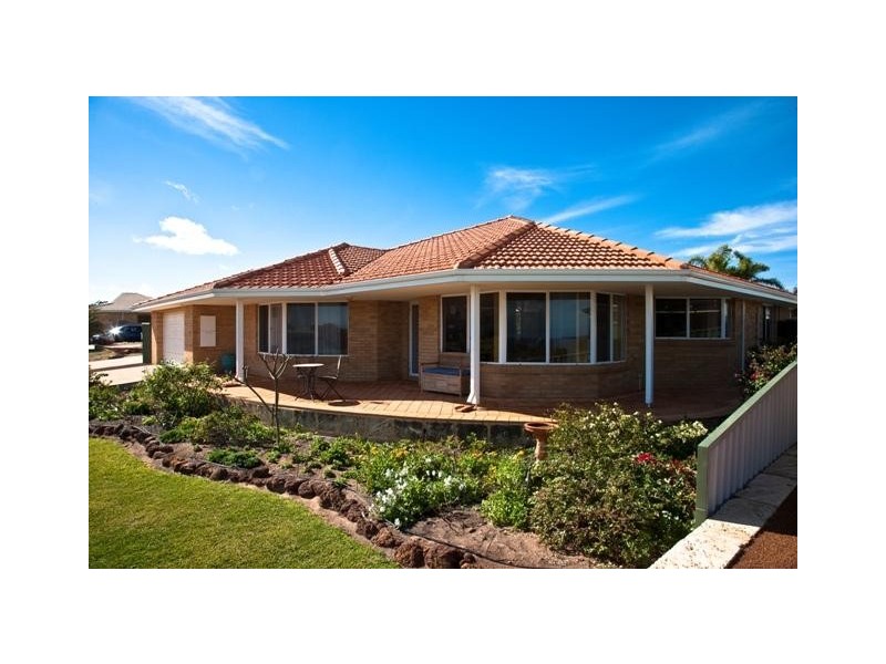 15 Smugglers Pass, Drummond Cove WA 6532