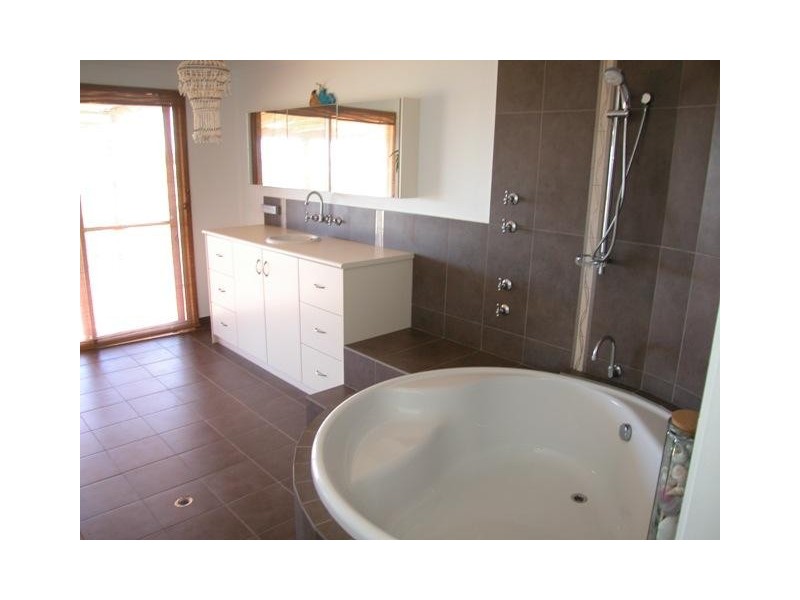 4 77 Richards Road, Buller WA 6532