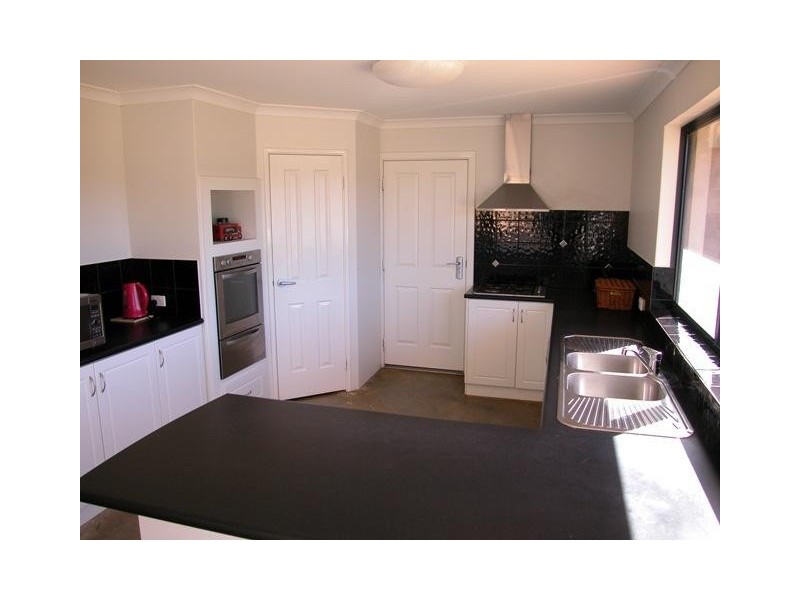 43 Redcliffe Concourse, White Peak WA 6532