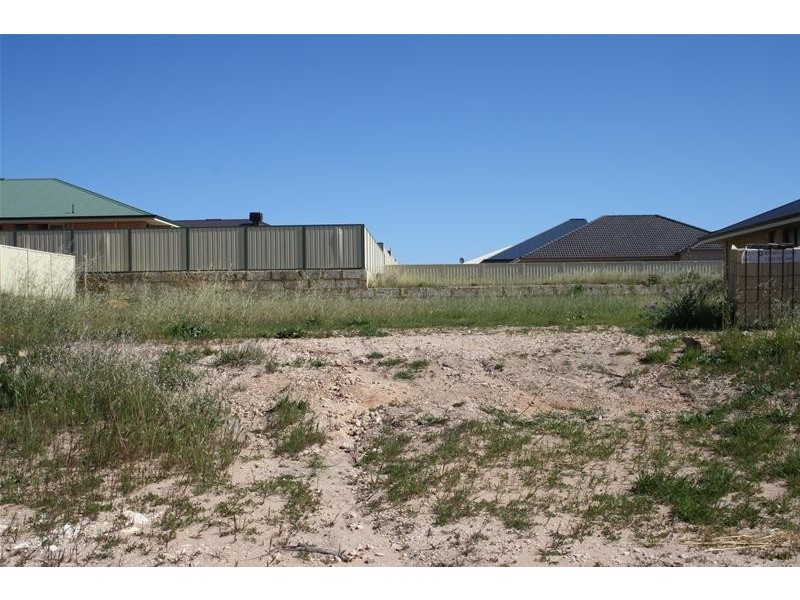 15 Awanui Street, Wandina WA 6530