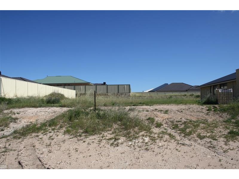 15 Awanui Street, Wandina WA 6530