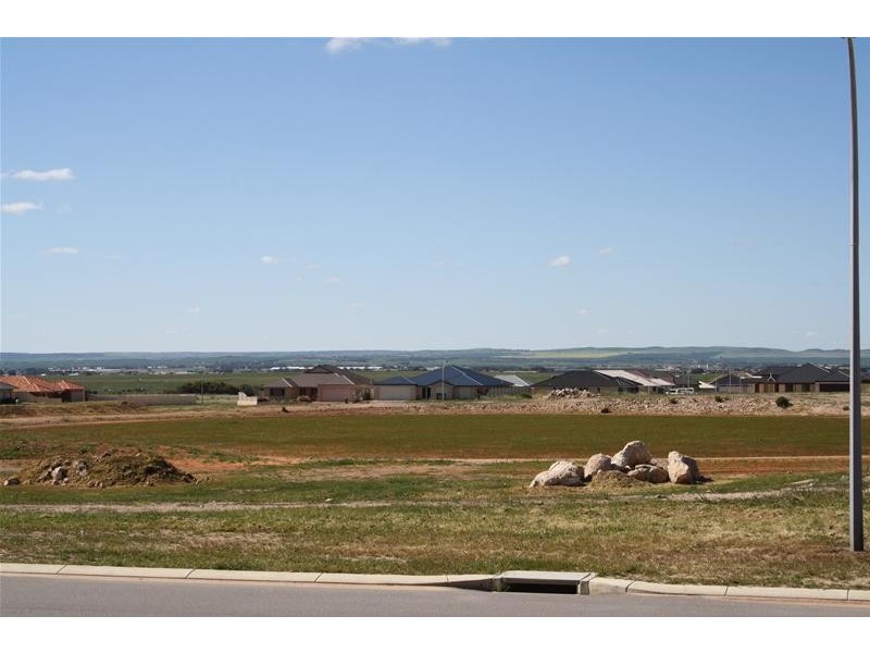 15 Awanui Street, Wandina WA 6530