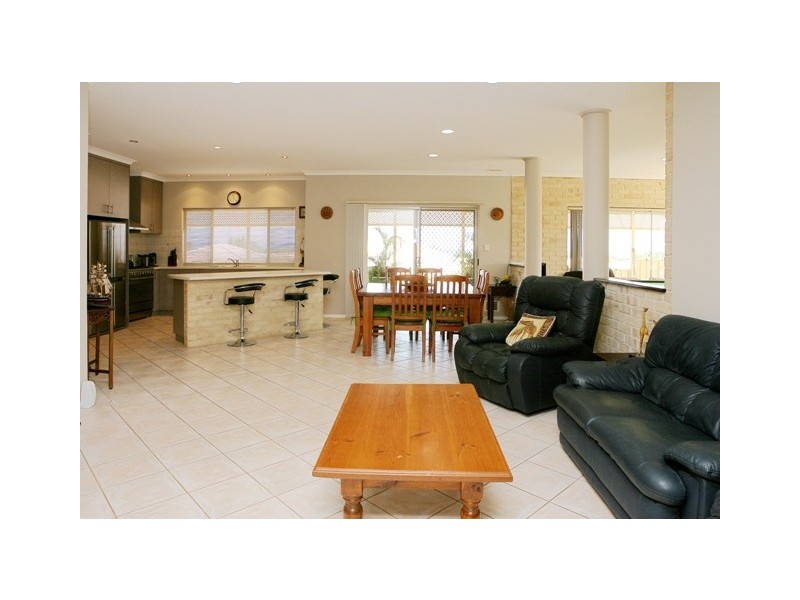 5 Bellimos Drive, Wandina WA 6530