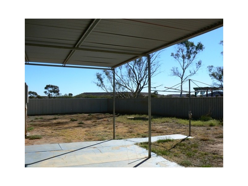 16 Jones Street, Mount Magnet WA 6638