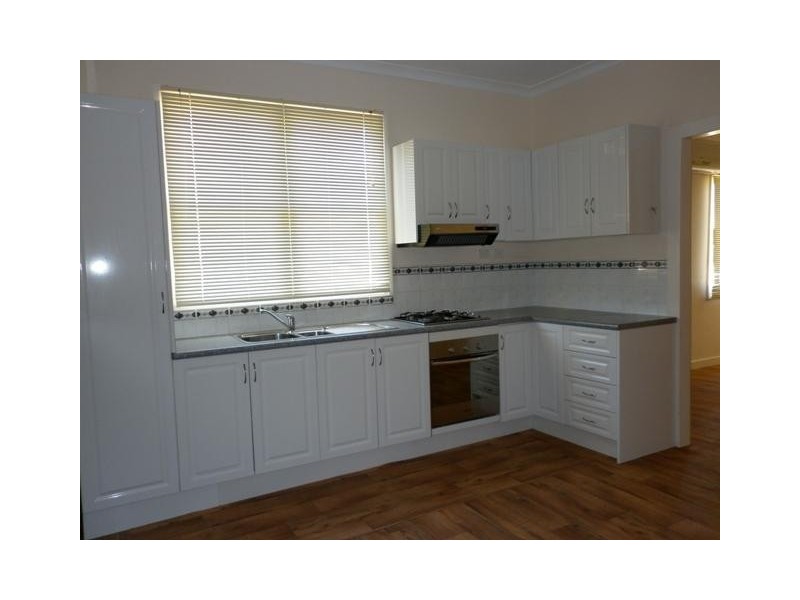 5 Bradley Street, Beachlands WA 6530