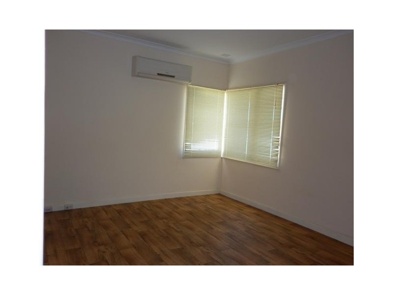 5 Bradley Street, Beachlands WA 6530