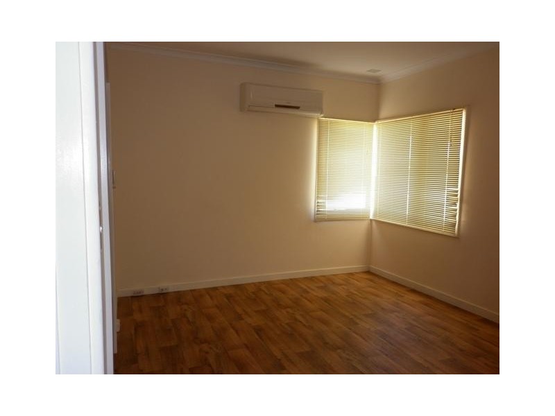 5 Bradley Street, Beachlands WA 6530