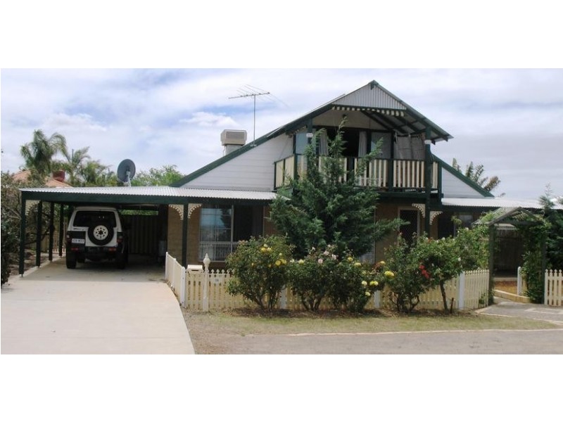 18 Halfmoon Road, Waggrakine WA 6530