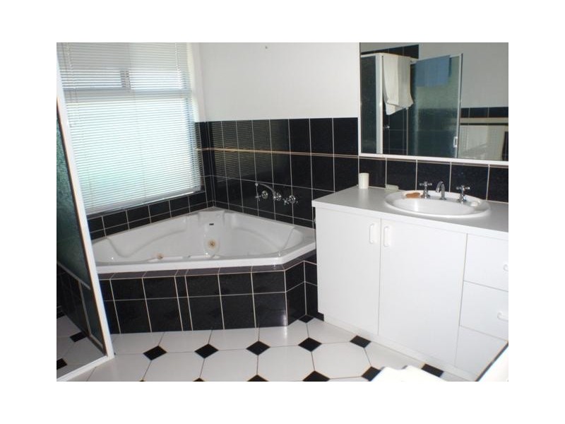 26 Holland Street, Geraldton WA 6530