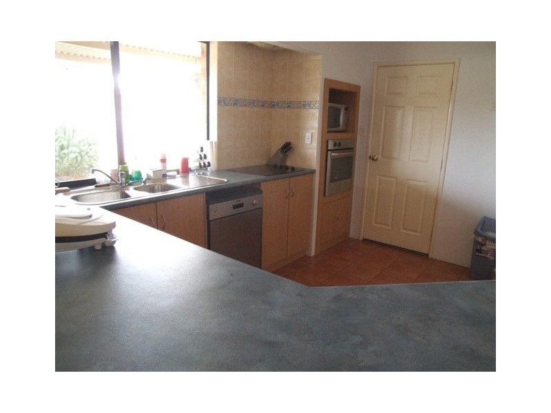 18 Waterfront Circle, Drummond Cove WA 6532