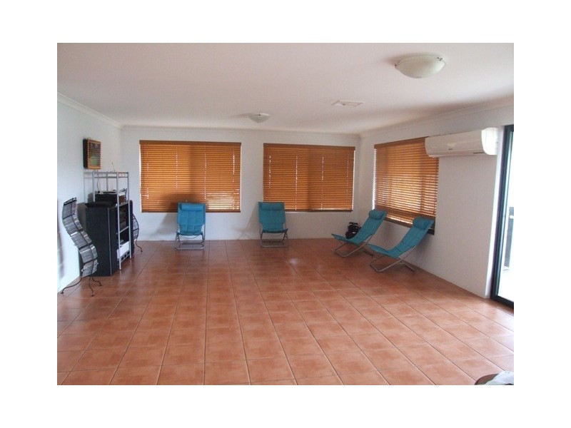 18 Waterfront Circle, Drummond Cove WA 6532