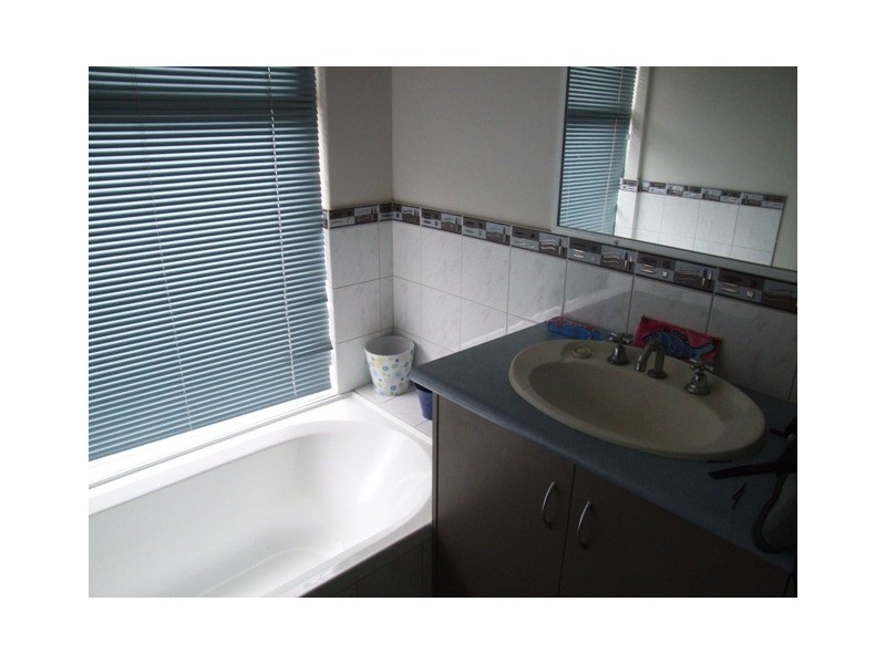 18 Waterfront Circle, Drummond Cove WA 6532