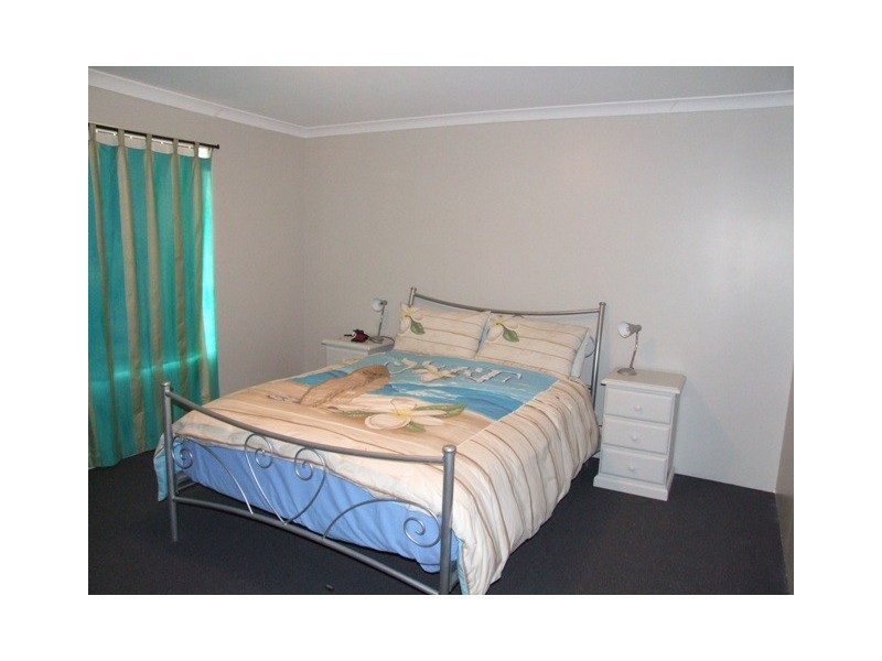 18 Waterfront Circle, Drummond Cove WA 6532