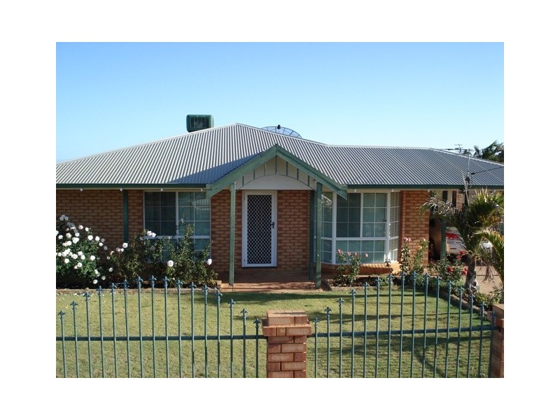 8 Archer Street, Geraldton WA 6530