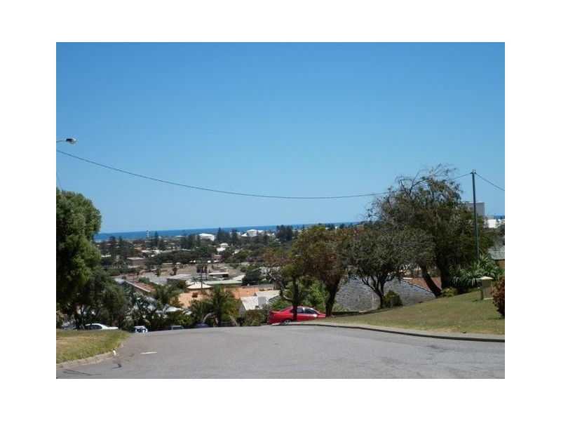 8 Wattle Avenue, Geraldton WA 6530