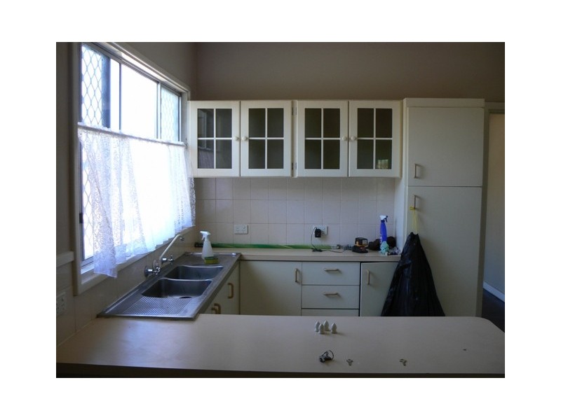 8 Wattle Avenue, Geraldton WA 6530