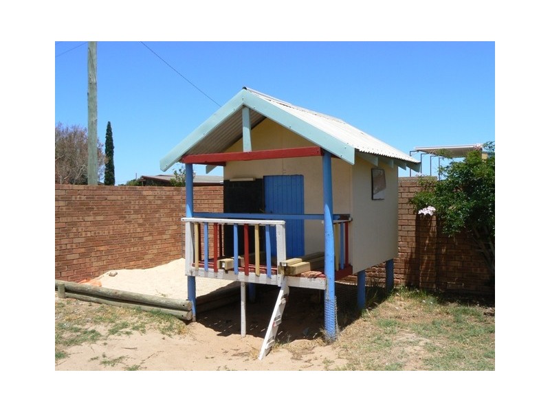 8 Wattle Avenue, Geraldton WA 6530