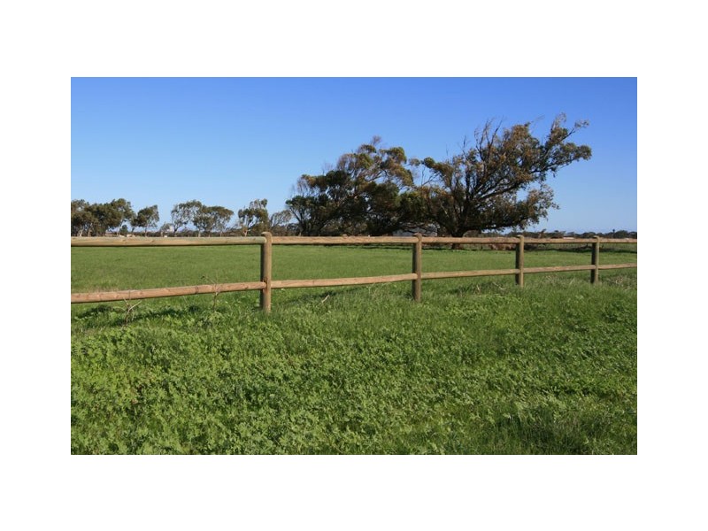 260 Sadler Way, Deepdale WA 6532