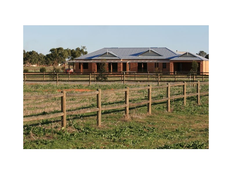 260 Sadler Way, Deepdale WA 6532