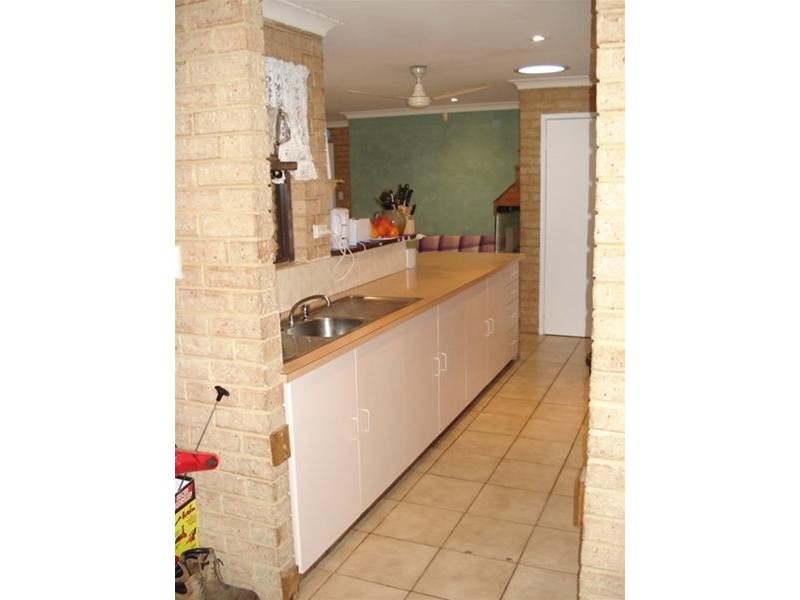 12 Broadfield Close, Utakarra WA 6530