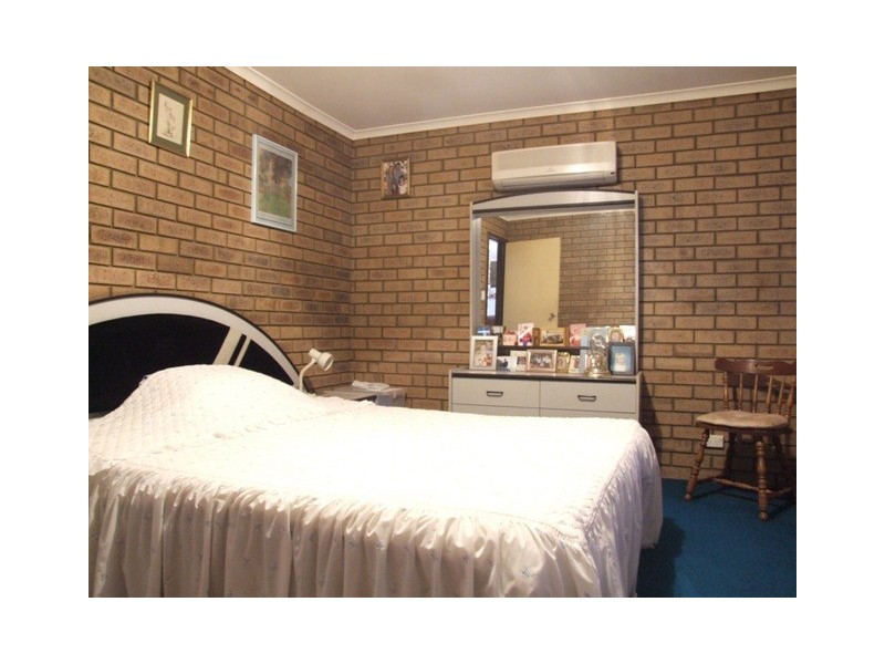 4 Pinyali Way, Waggrakine WA 6530