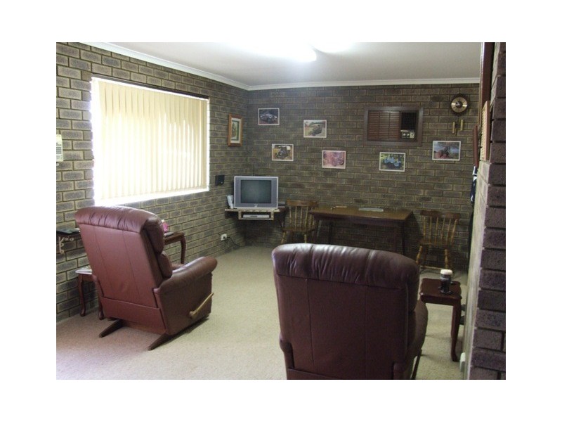 4 Pinyali Way, Waggrakine WA 6530