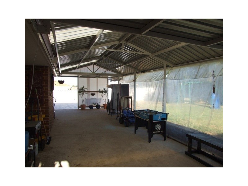 16 Boaz Street, Karloo WA 6530