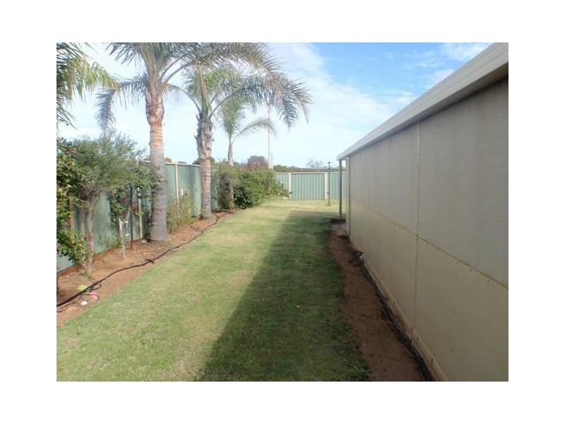 2 Peter Way, Karloo WA 6530