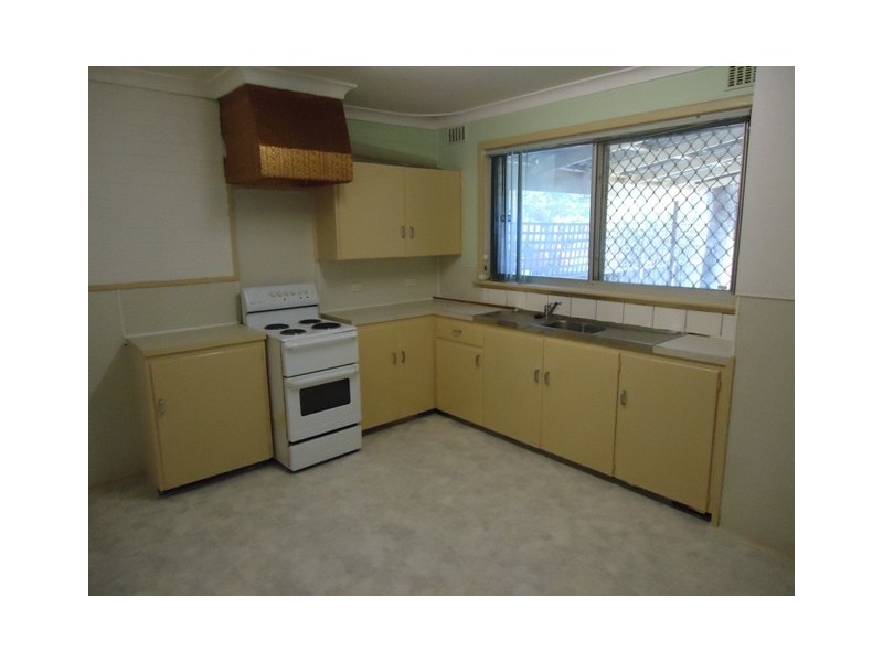 98 Kenny Crescent, Rangeway WA 6530