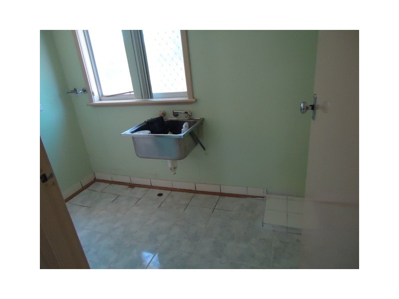 98 Kenny Crescent, Rangeway WA 6530