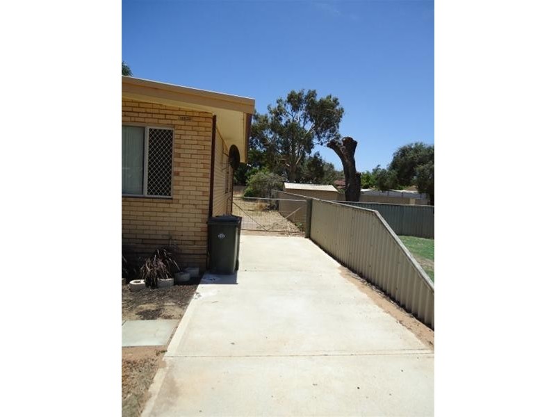 98 Kenny Crescent, Rangeway WA 6530