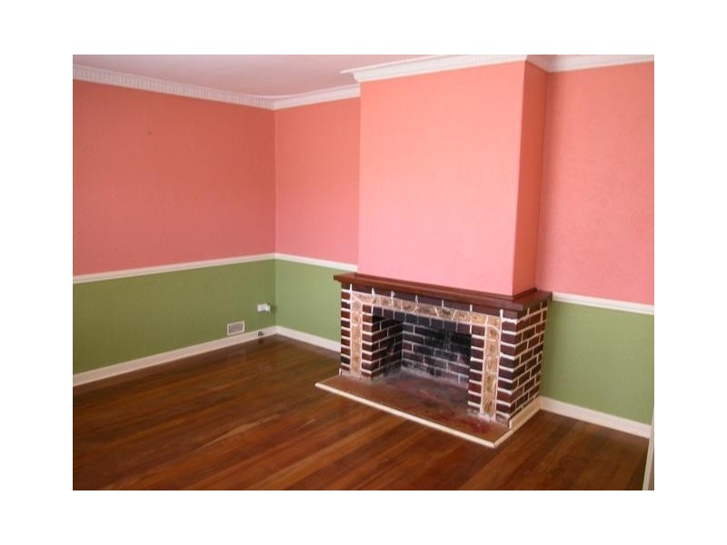 4 Conway Street, Beachlands WA 6530